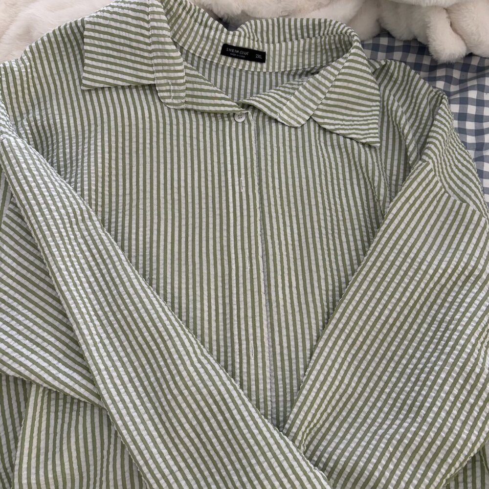 SHEIN Curve Green & White Seersucker Stripe Button-Down Shirt